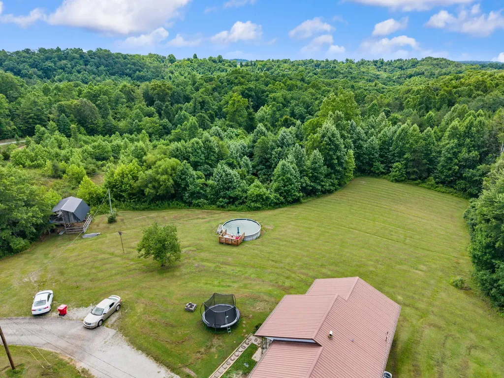 3492 Hawk Creek Road London KY 40741