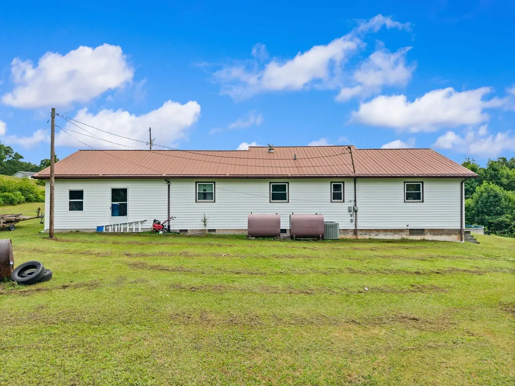 3492 Hawk Creek Road London KY 40741