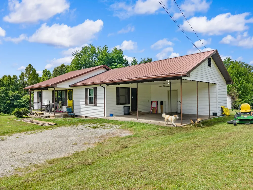 3492 Hawk Creek Road London KY 40741