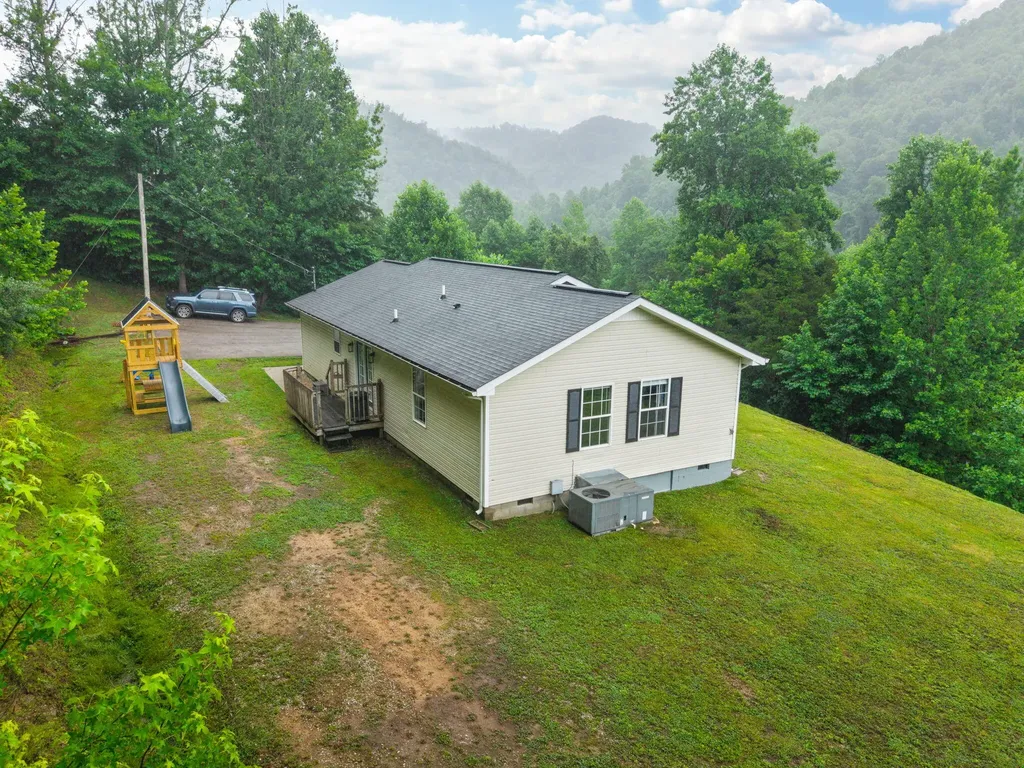 6723 Ky-1524 Manchester KY 40962