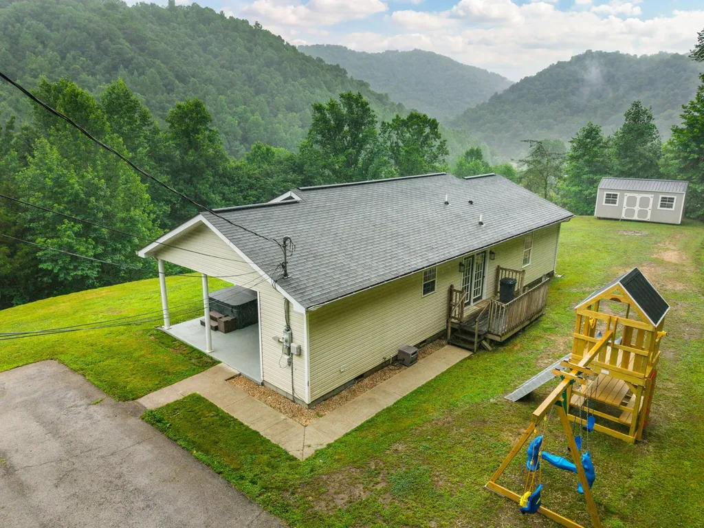 6723 Ky-1524 Manchester KY 40962