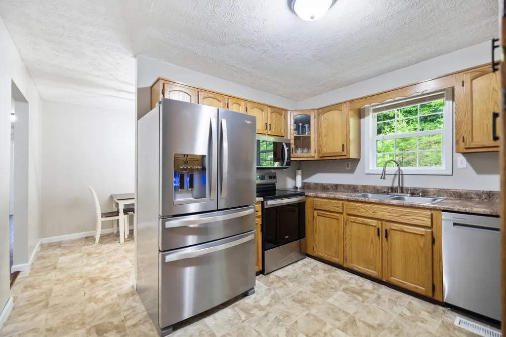 6723 Ky-1524 Manchester KY 40962