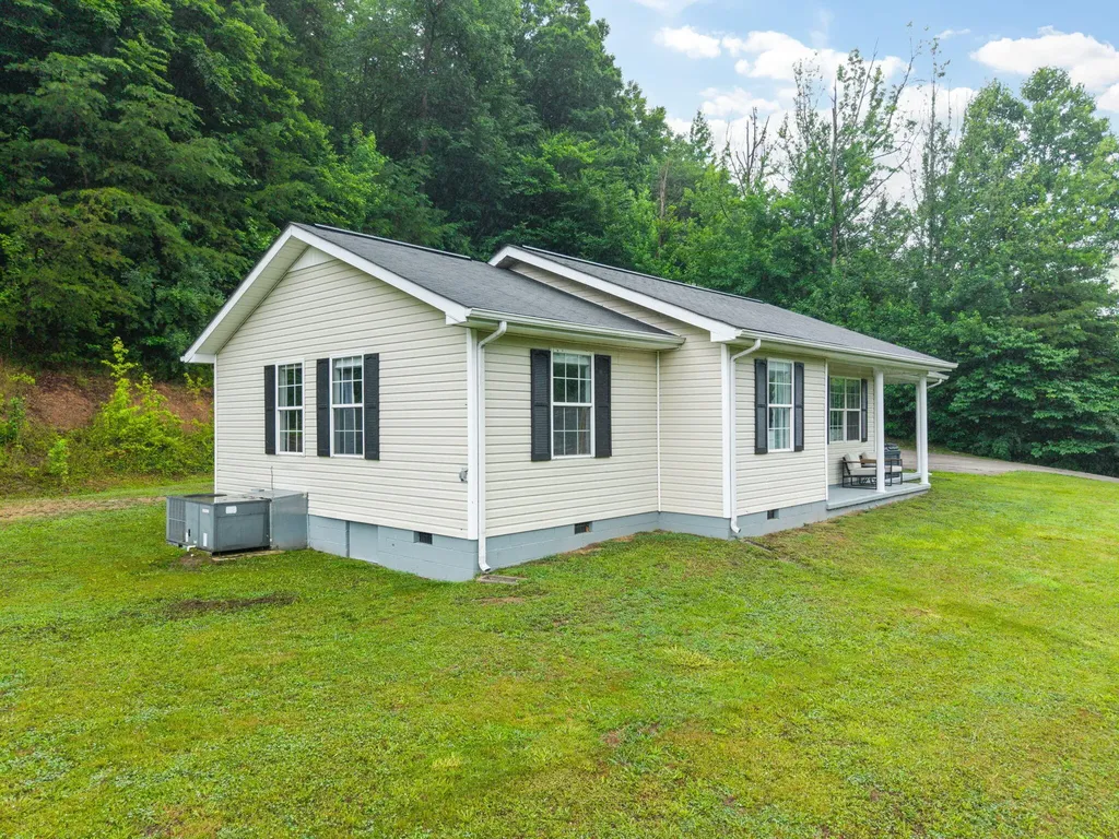 6723 Ky-1524 Manchester KY 40962