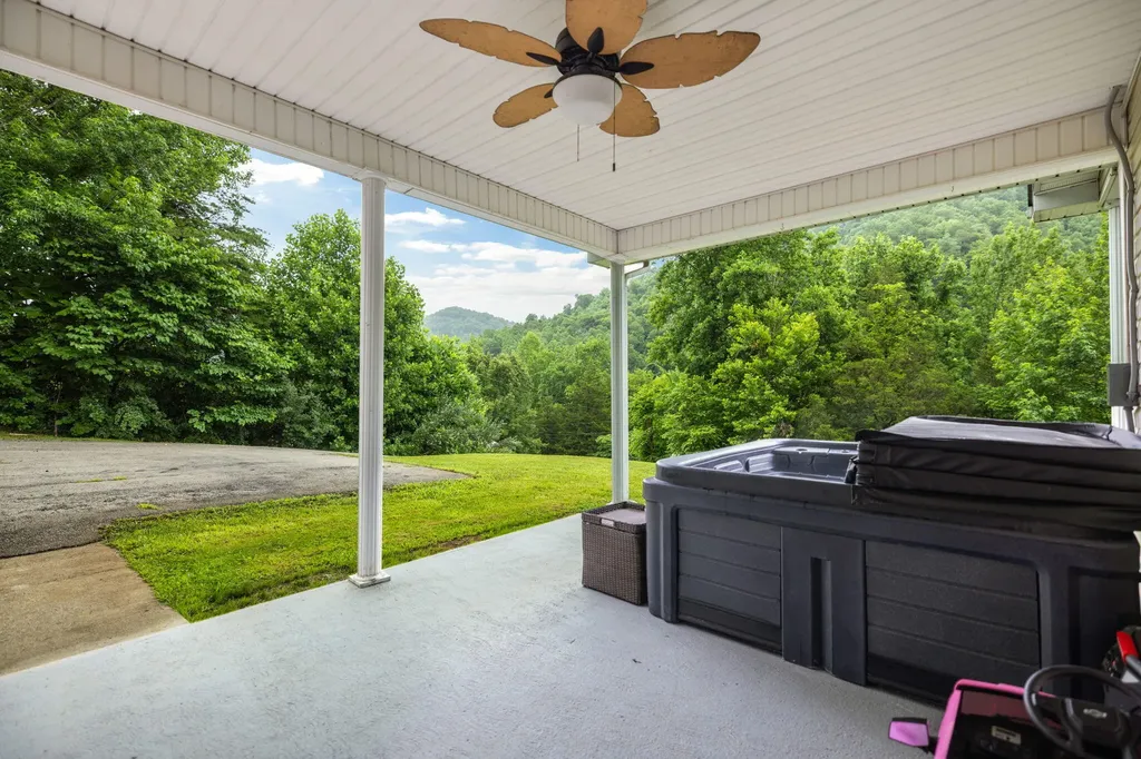 6723 Ky-1524 Manchester KY 40962