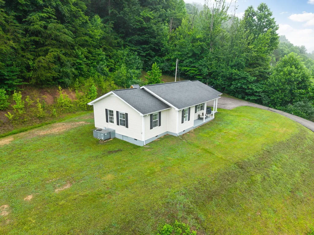 6723 Ky-1524 Manchester KY 40962