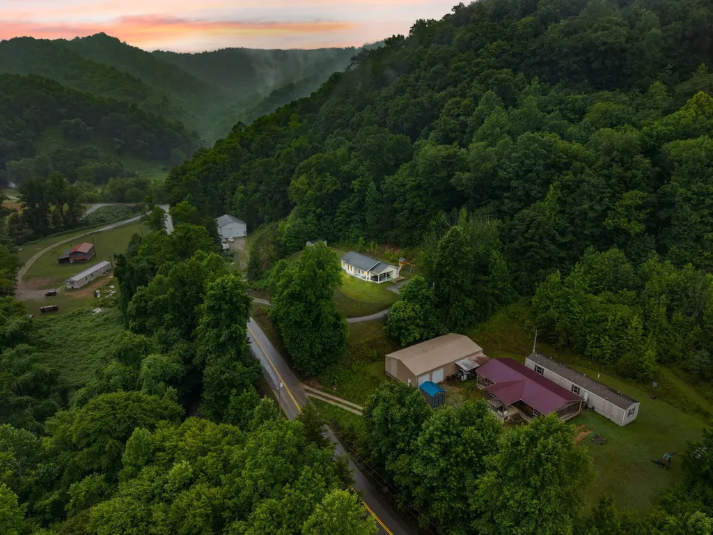 6723 Ky-1524 Manchester KY 40962