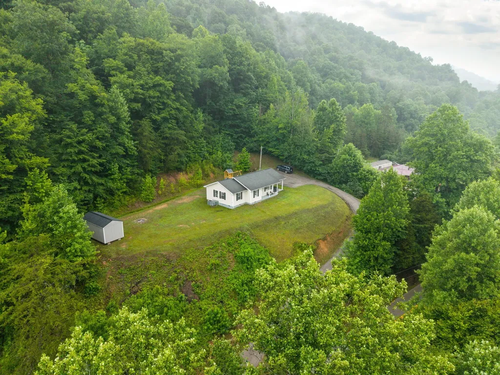 6723 Ky-1524 Manchester KY 40962