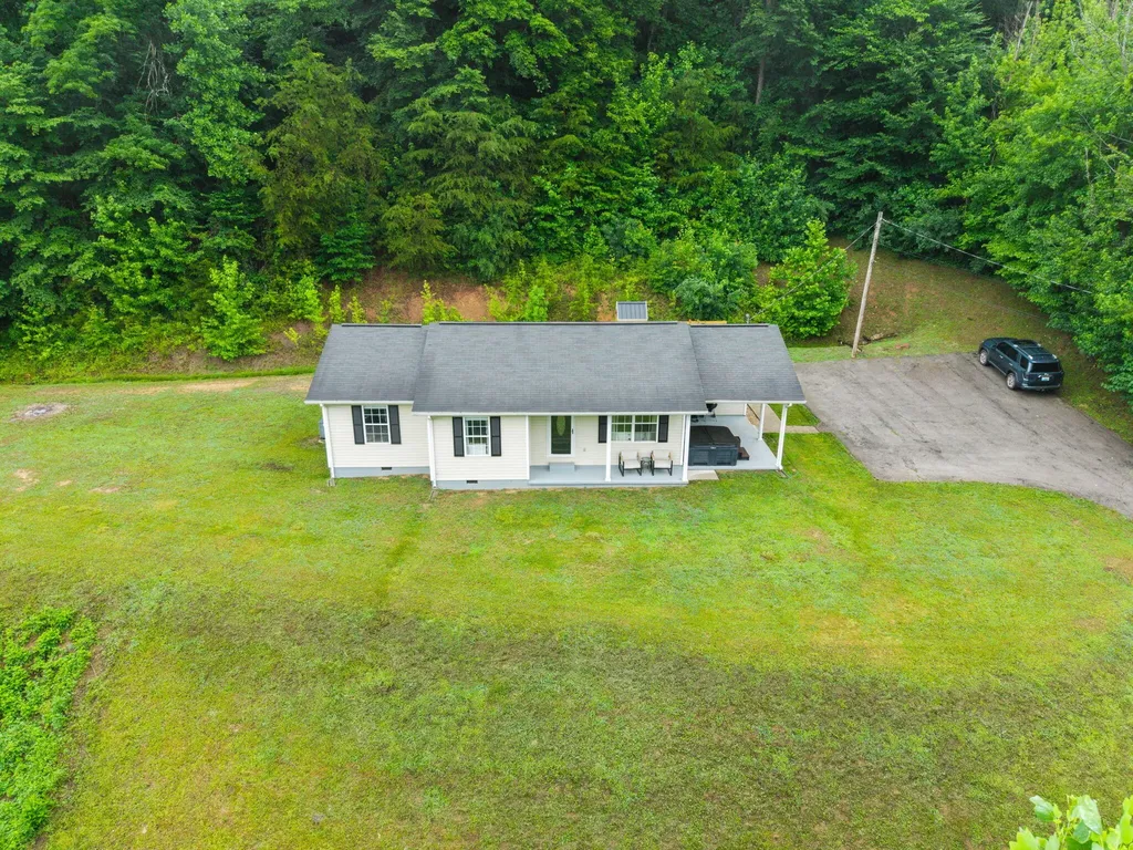 6723 Ky-1524 Manchester KY 40962