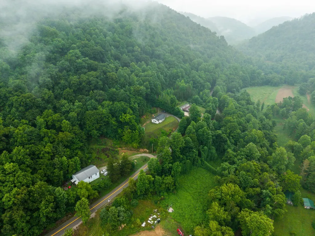 6723 Ky-1524 Manchester KY 40962
