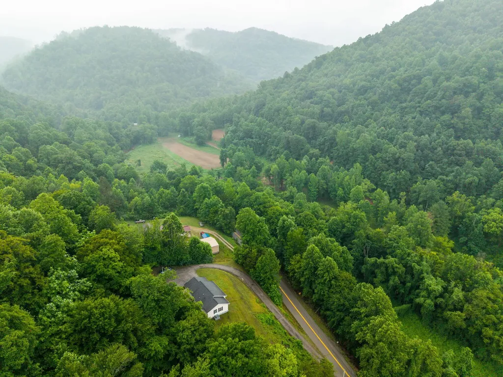 6723 Ky-1524 Manchester KY 40962