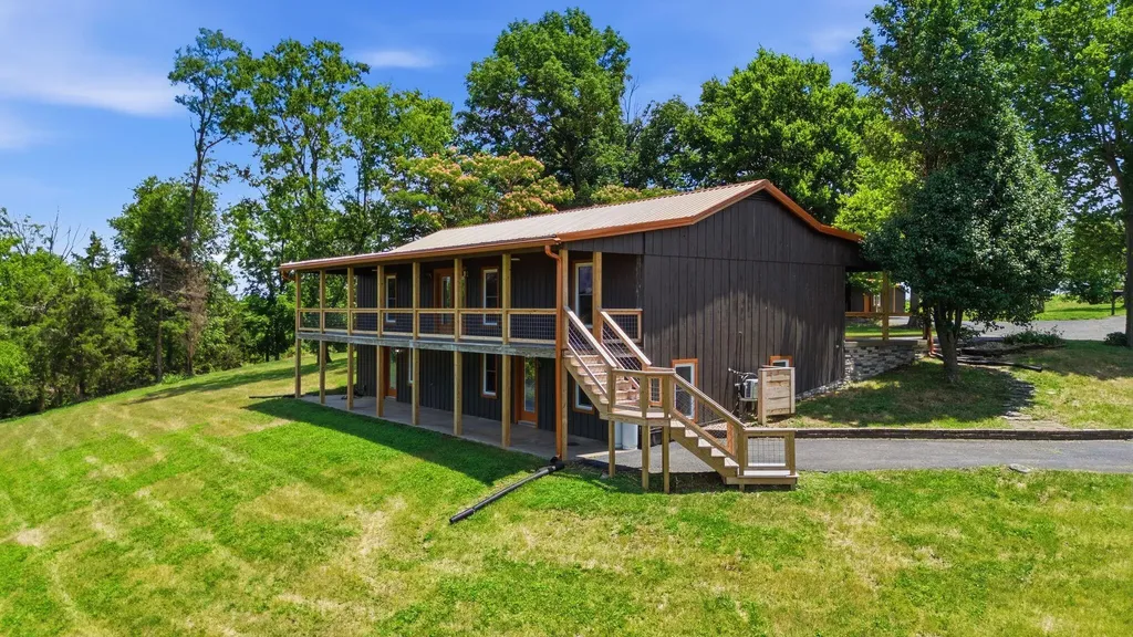535 Twin Lakes Drive Lancaster KY 40444