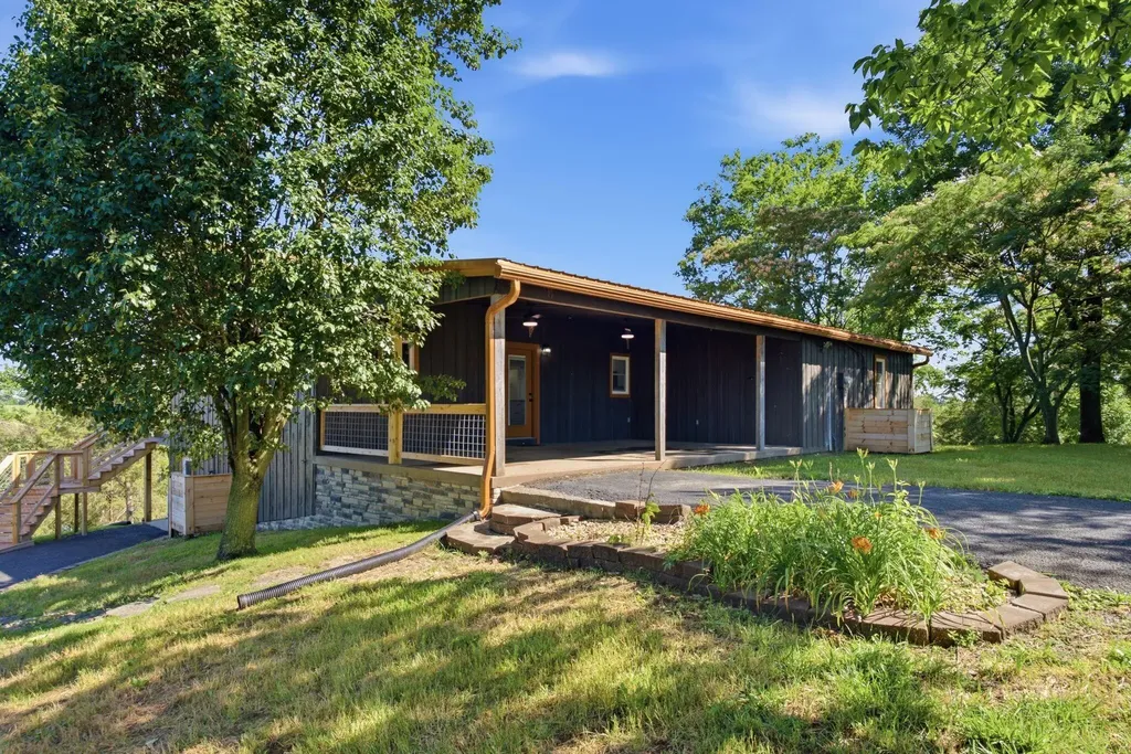 535 Twin Lakes Drive Lancaster KY 40444