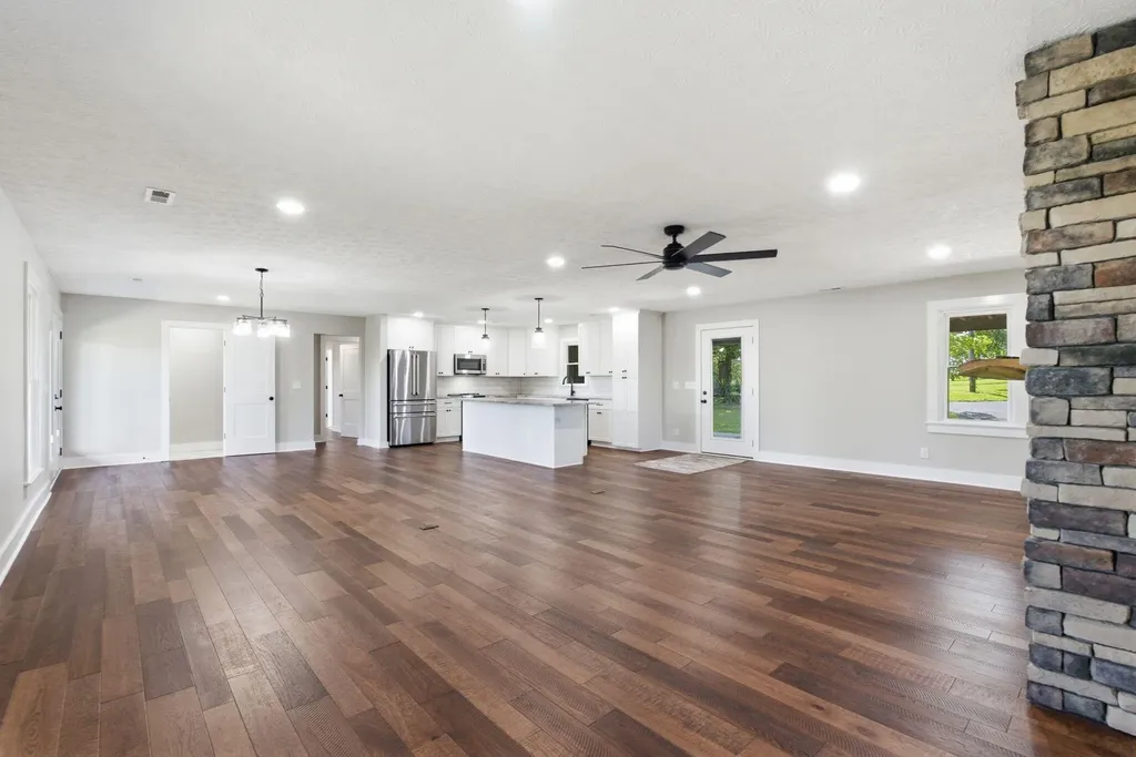 535 Twin Lakes Drive Lancaster KY 40444