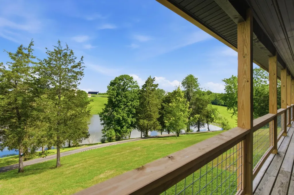 535 Twin Lakes Drive Lancaster KY 40444