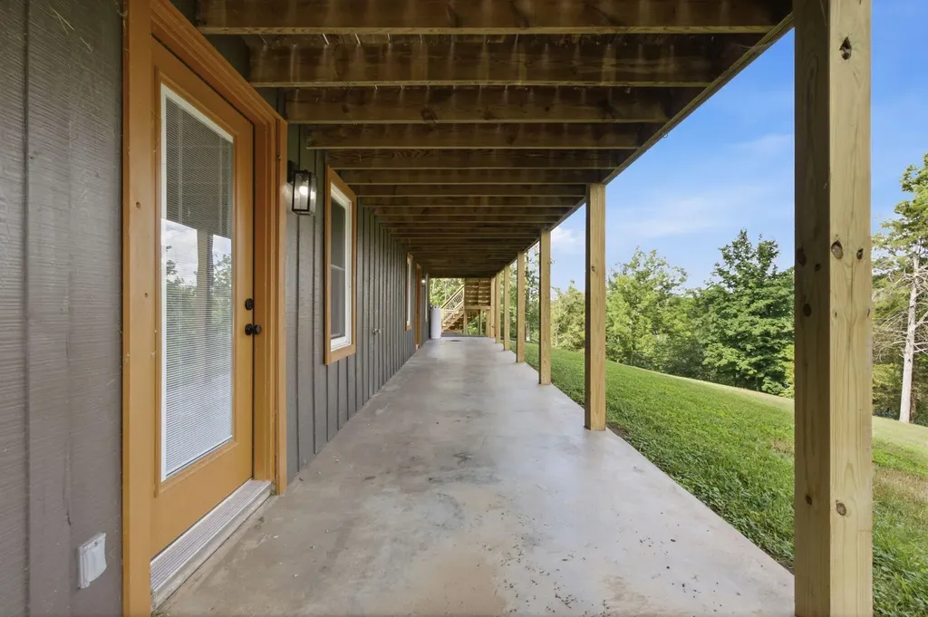 535 Twin Lakes Drive Lancaster KY 40444
