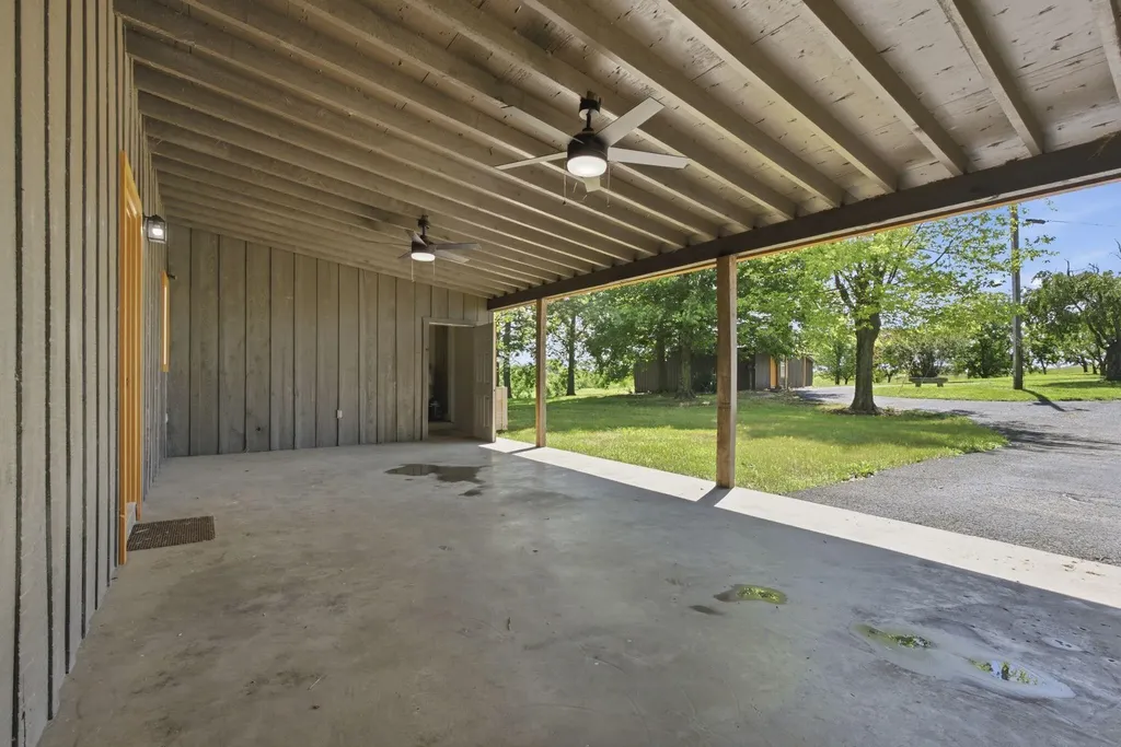 535 Twin Lakes Drive Lancaster KY 40444