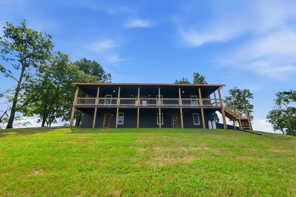 535 Twin Lakes Drive Lancaster KY 40444