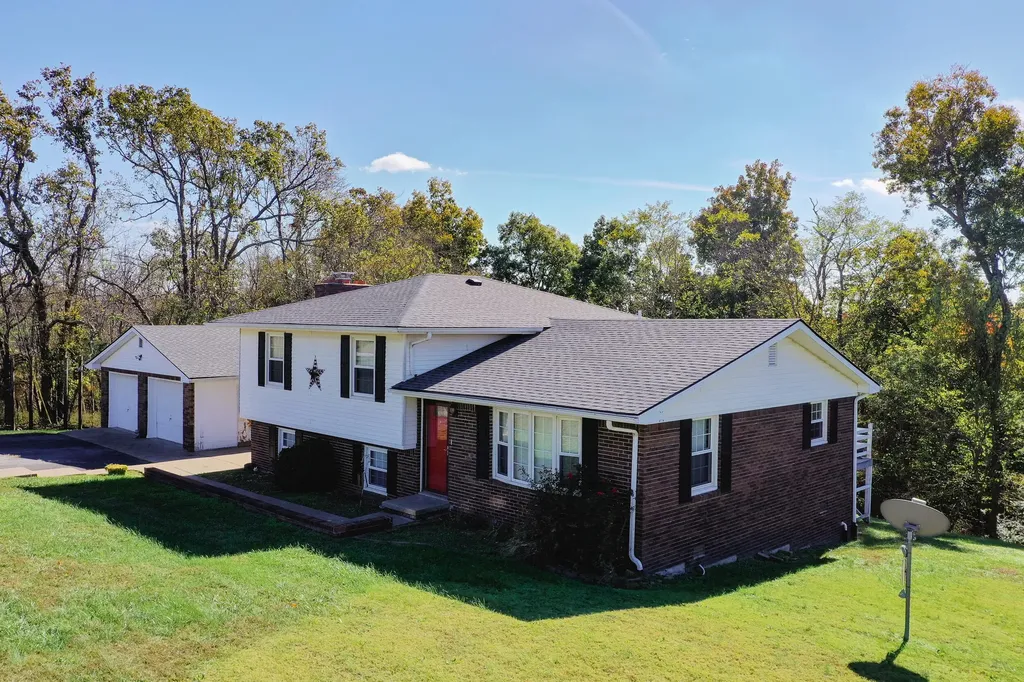 2003 State Route 506 Marion KY 42064