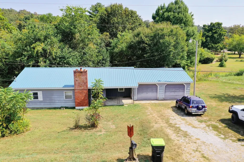 934 Farmersville Road Princeton KY 42445