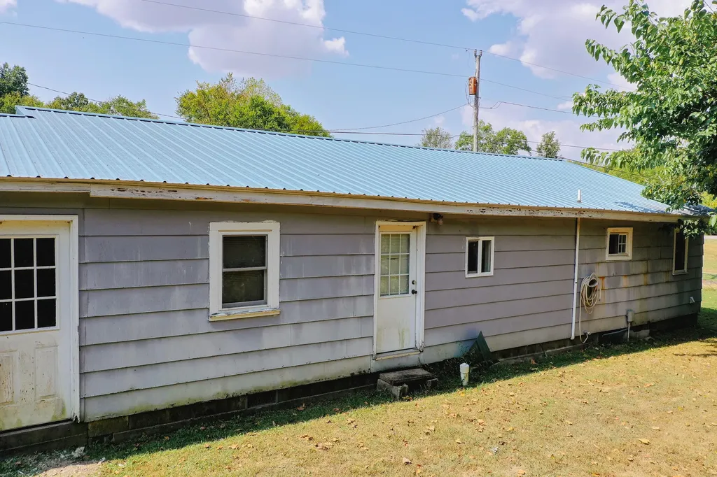 934 Farmersville Road Princeton KY 42445