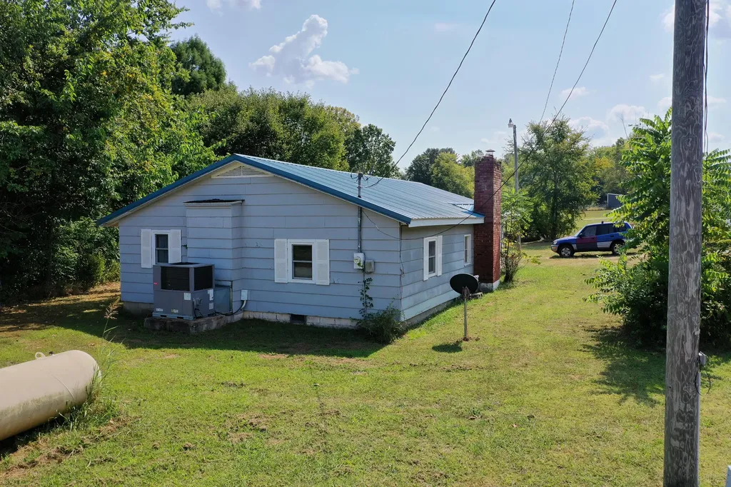 934 Farmersville Road Princeton KY 42445