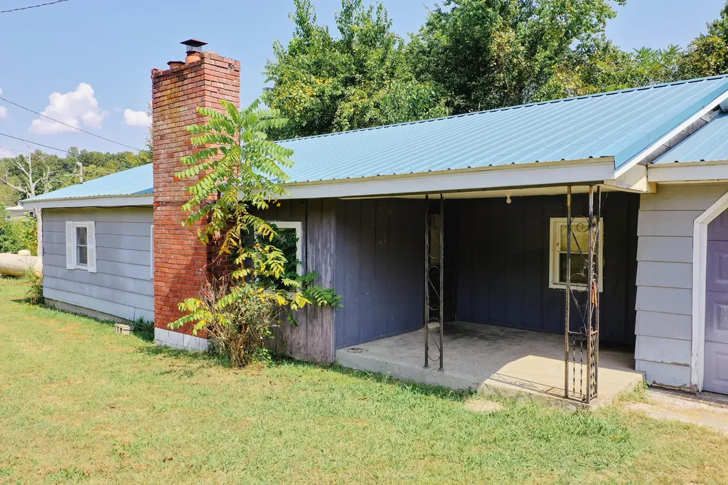 934 Farmersville Road Princeton KY 42445