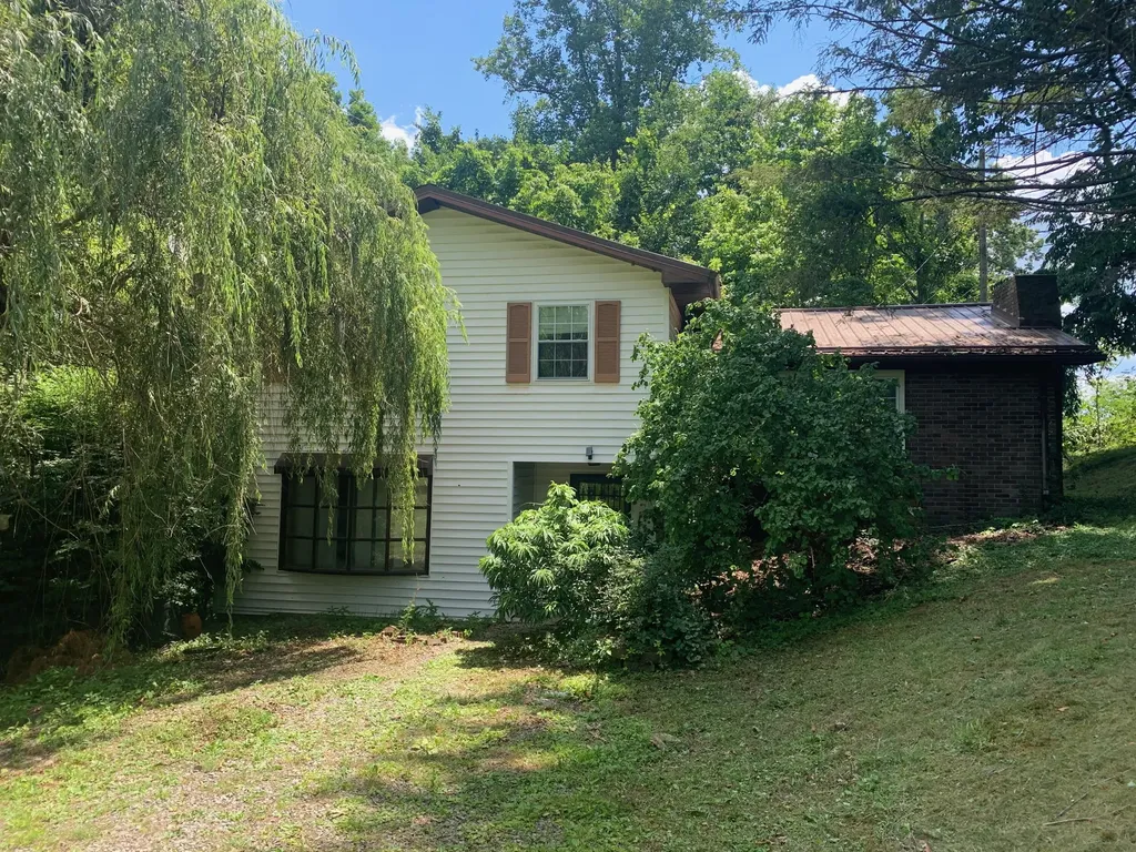 60 Grover Whitehead Road Whitley City KY 42653