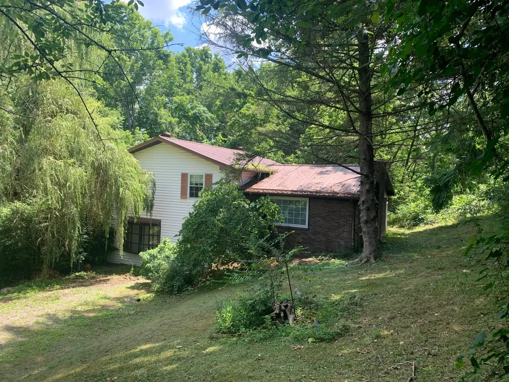 60 Grover Whitehead Road Whitley City KY 42653