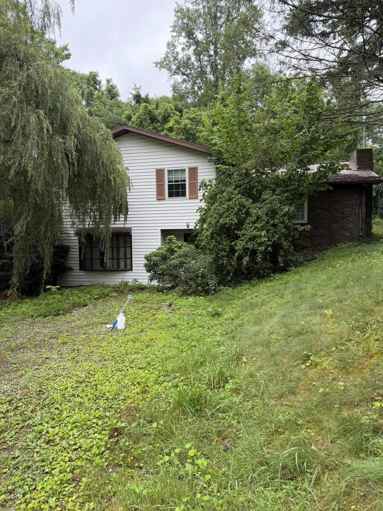 60 Grover Whitehead Road Whitley City KY 42653