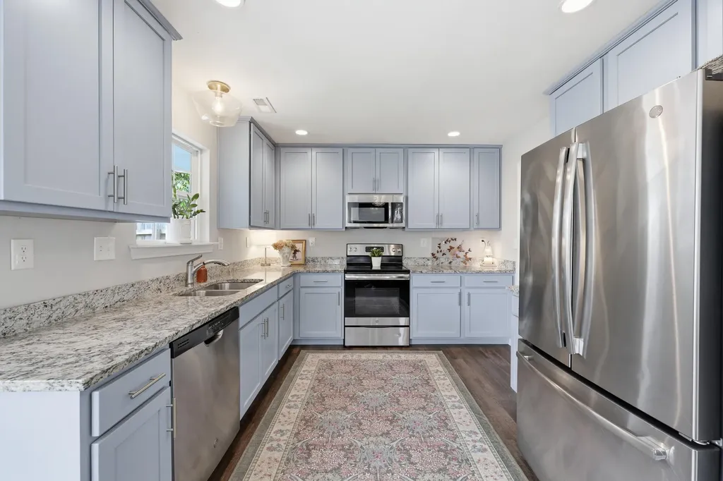 261 Black Water Lane Lexington KY 40511