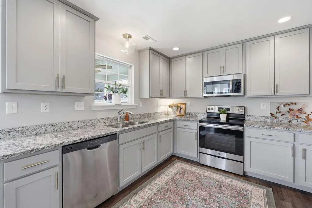 261 Black Water Lane Lexington KY 40511