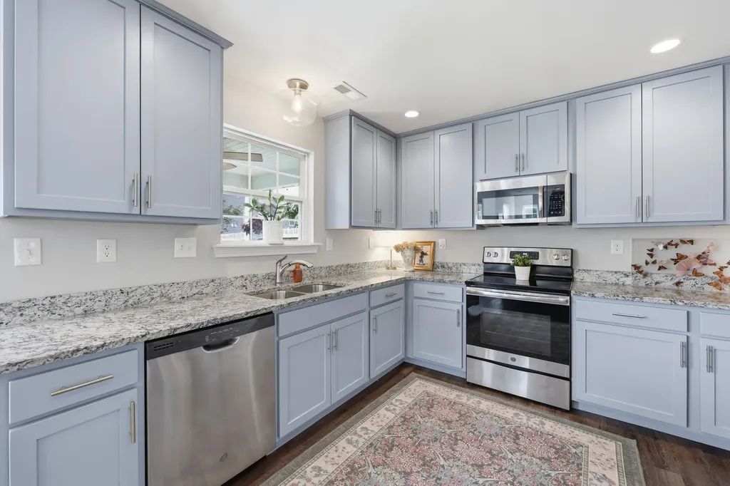 261 Black Water Lane Lexington KY 40511