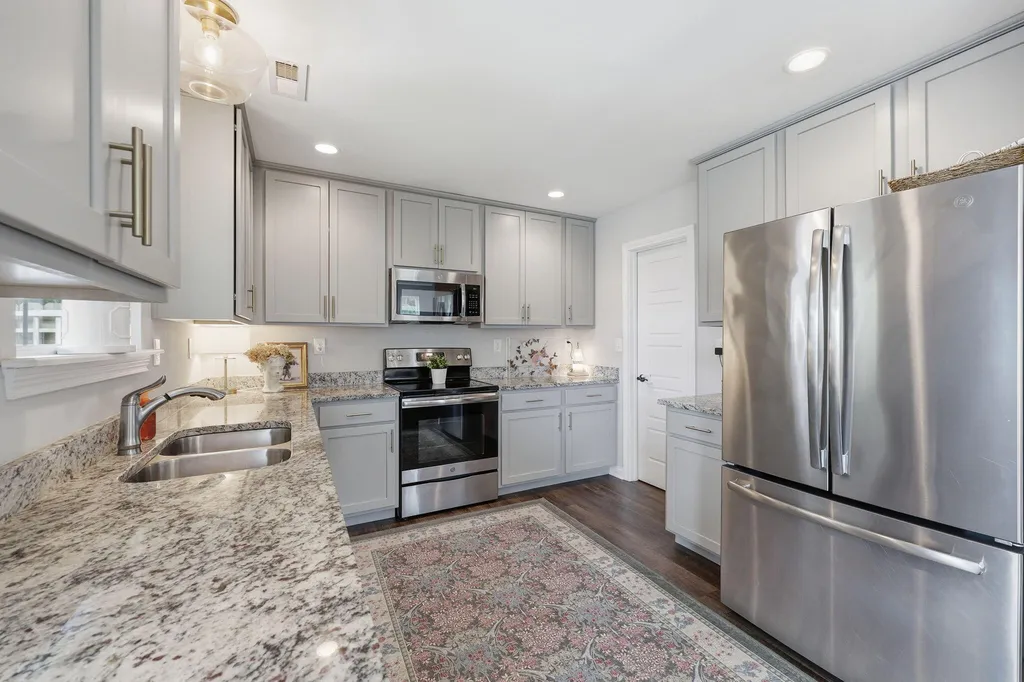 261 Black Water Lane Lexington KY 40511