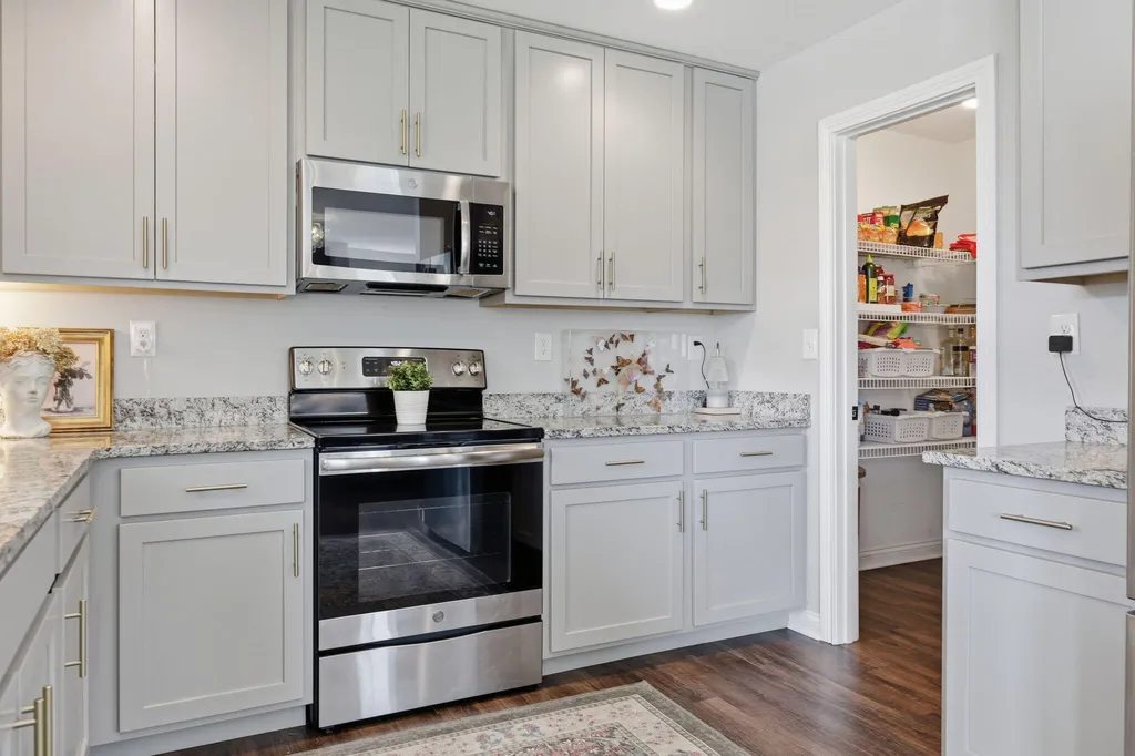 261 Black Water Lane Lexington KY 40511