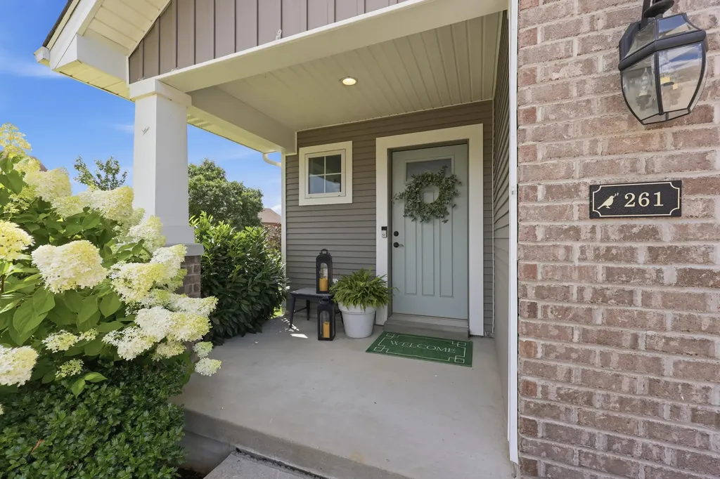 261 Black Water Lane Lexington KY 40511