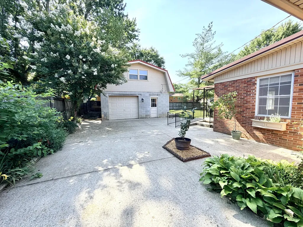 3412 Greenwood Drive Hopkinsville KY 42240