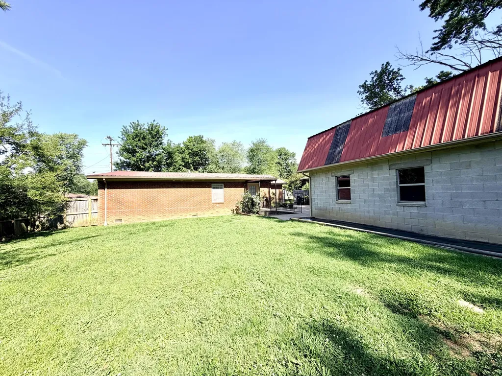 3412 Greenwood Drive Hopkinsville KY 42240