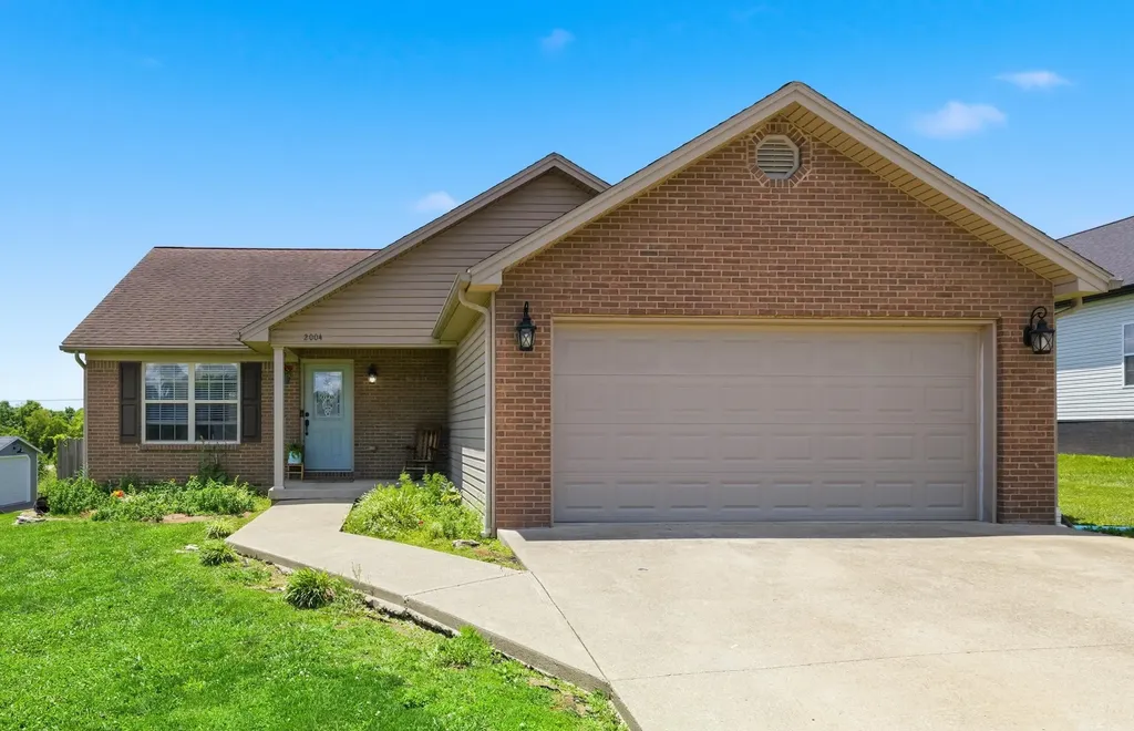 2004 White Oak Drive Lawrenceburg KY 40342
