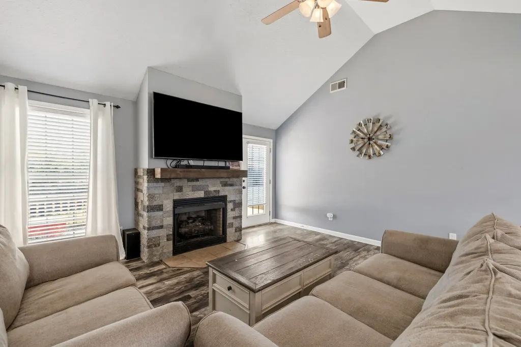 2004 White Oak Drive Lawrenceburg KY 40342