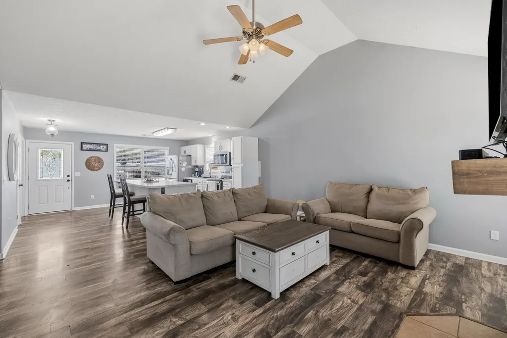 2004 White Oak Drive Lawrenceburg KY 40342