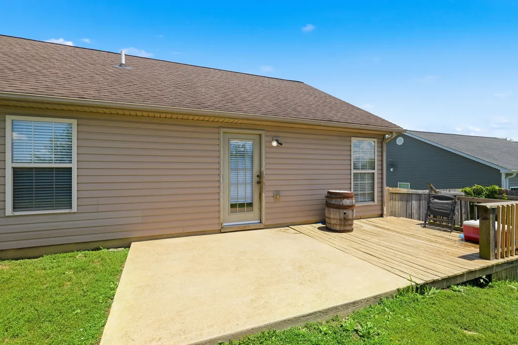 2004 White Oak Drive Lawrenceburg KY 40342