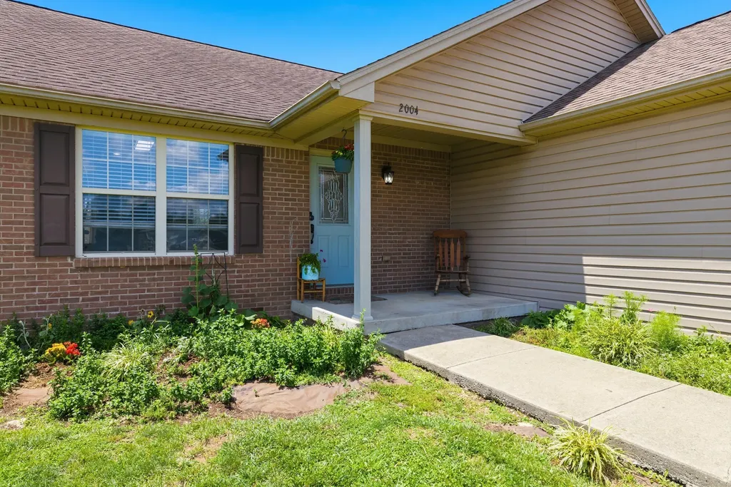 2004 White Oak Drive Lawrenceburg KY 40342