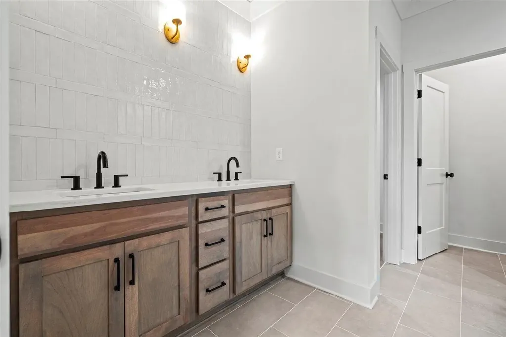 4136 Buttermilk Road Lexington KY 40509