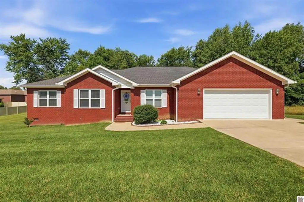 220 Meadow Ridge Court Paducah KY 42003