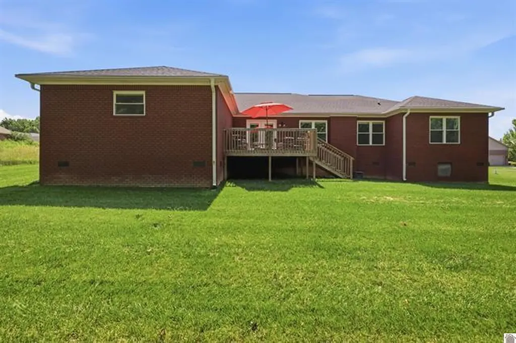 220 Meadow Ridge Court Paducah KY 42003