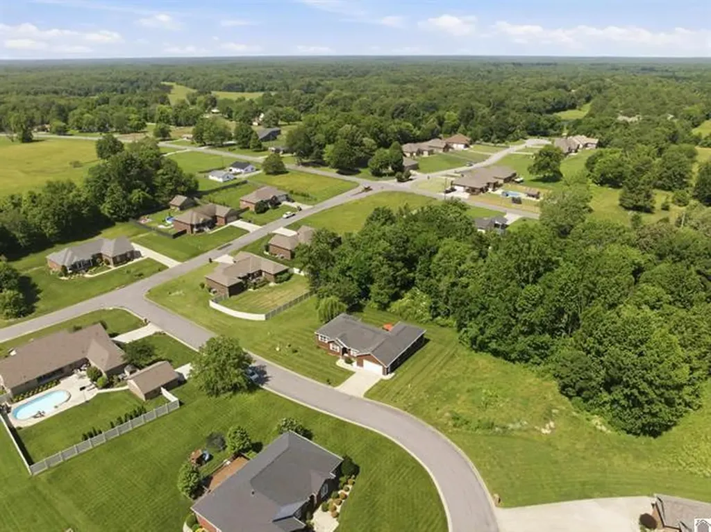 220 Meadow Ridge Court Paducah KY 42003