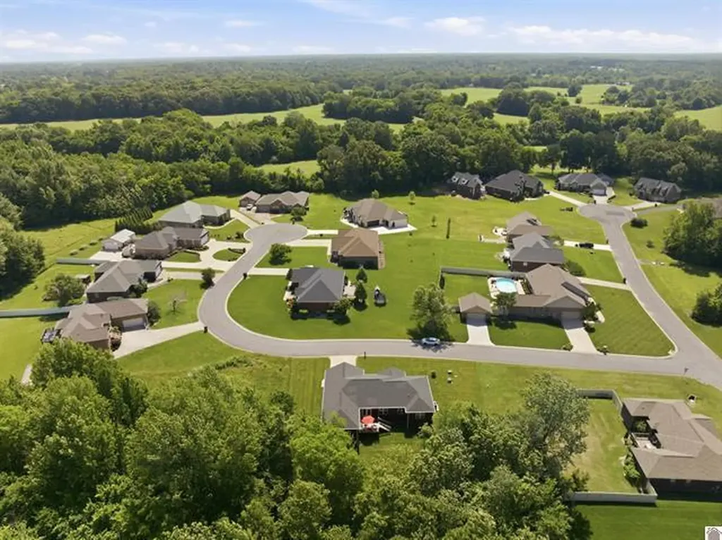 220 Meadow Ridge Court Paducah KY 42003