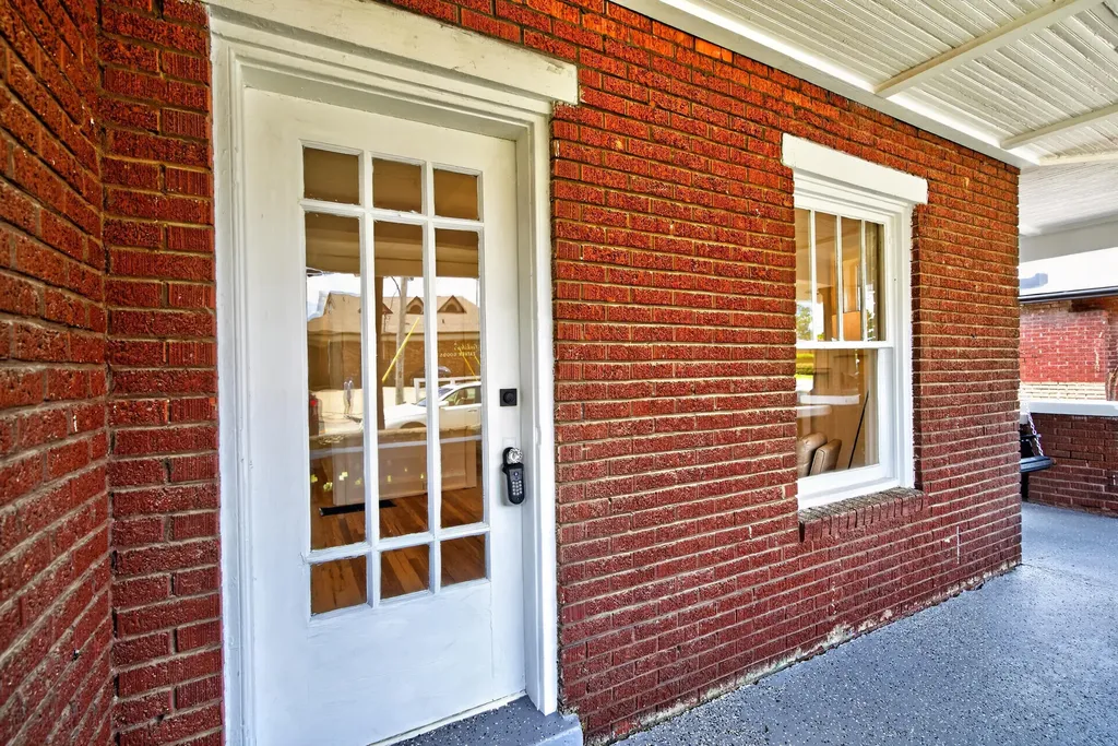 874 Angliana Avenue Lexington KY 40508