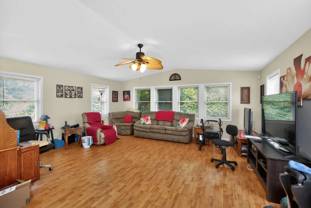 1020 S Dogwood Drive Berea KY 40403