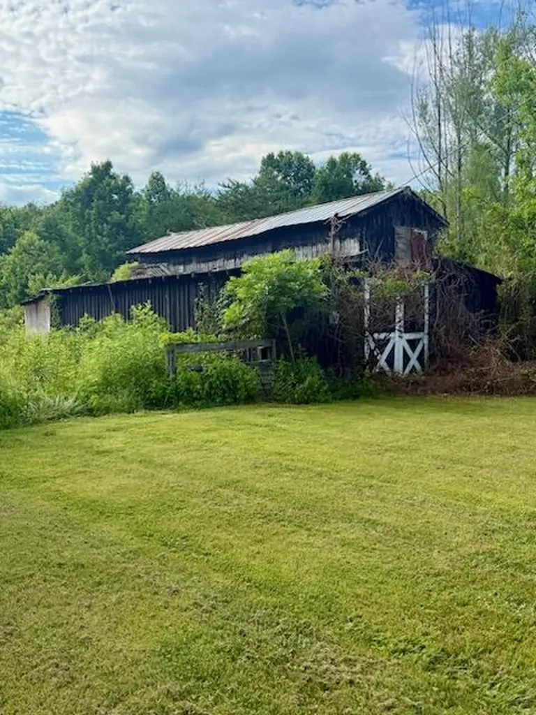 1020 S Dogwood Drive Berea KY 40403